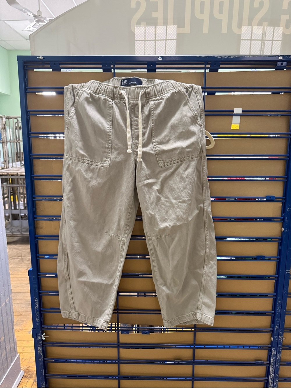 GAP Men's Light Beige Drawstring Joggers